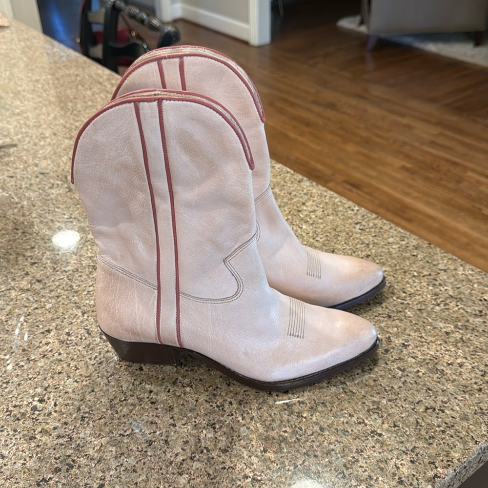 FREE PEOPLE BORDERLINE WESTERN LEATHER COWBOY BOOT IN PINK SIZE 38 (8) NWOB